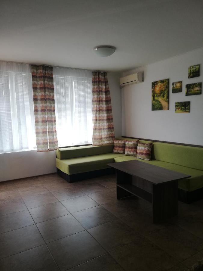 Apartamenti Zhelezovi Pomorie Exterior photo
