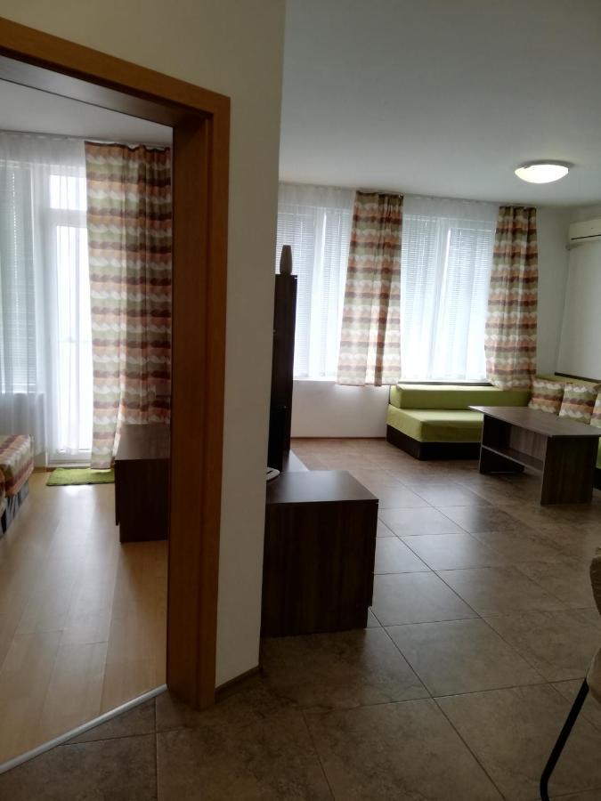 Apartamenti Zhelezovi Pomorie Exterior photo