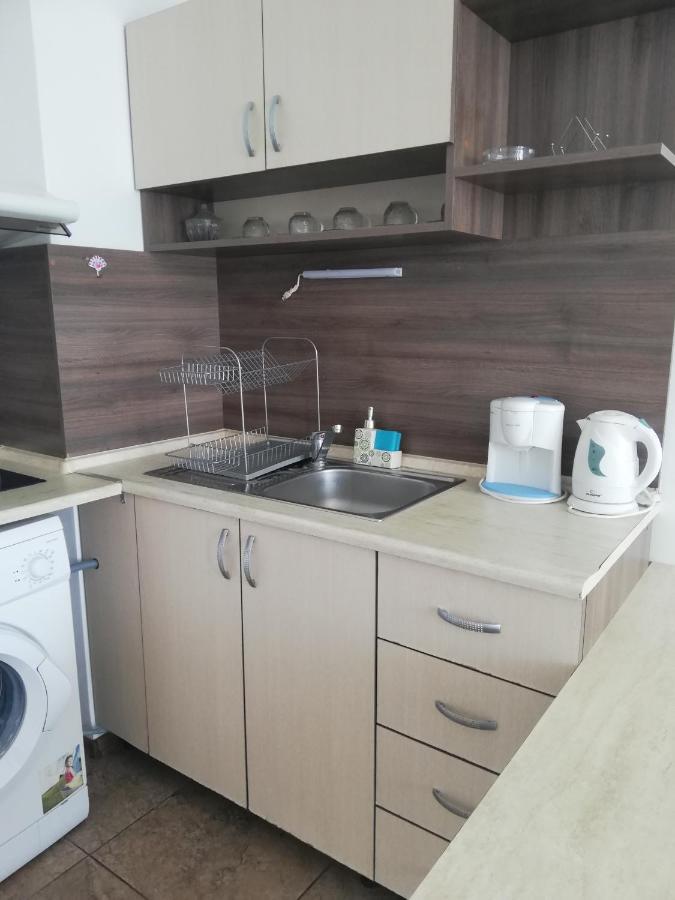 Apartamenti Zhelezovi Pomorie Exterior photo